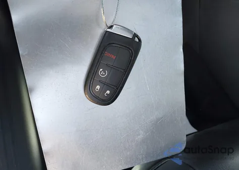 2019 Jeep Cherokee Latitude Plus 4X4 из США, поврежденный, VIN 1C4PJMLB4KD364210